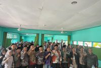 Ratusan mahasiswa foto bersama rektor IAI SMQ BANGKO 