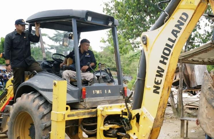 Bupati Merangin pantau langsung kegiatan pembongkaran rumah bordil