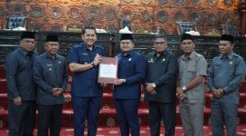 Bupati dan pimpinan DPRD Fraksi Dewan Setujui RAPBD Perubahan 2025 Jadi Perda

