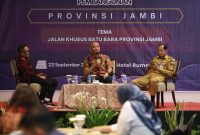 Diskusi dengan Tema 