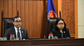 Majelis Komisi Pengawas Persaingan Usaha (KPPU)

Kredit: KPPU