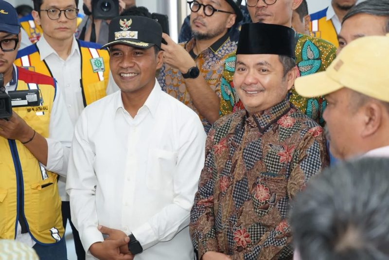 KETERANGAN: Bupati Bangkalan Lukman Hakim bersama Wakil Bupati Fauzan Ja’far berpose bersama usai acara di Pendopo Agung setempat.(Dok/Istimewa).