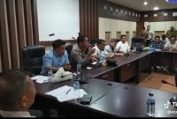Kapolres Merangin AKBP Kiki Firmansyah dan wakil DPR Fahmi dan anggota DPR lainnya 