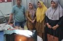 Lurah Mampun Sapuan bersama staf Dinsos mengantar Warganya Savira Putri terkena penyakit Tumor 