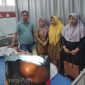Lurah Mampun Sapuan bersama staf Dinsos mengantar Warganya Savira Putri terkena penyakit Tumor 