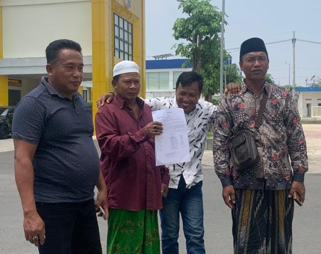 Warga Bulangan Barat Laporkan Kontraktor Dinas PUPR dan pihak terkait tentang penyerobotan tanah bersertifikat untuk pelebaran jalan, Jum'at (03/10/2025).