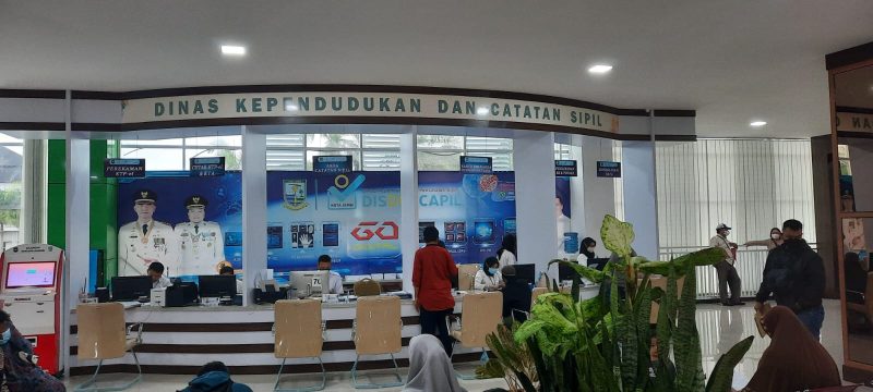 Pelayanan kependudukan di Mal Pelayanan Publik (MPP) Kota Jambi.