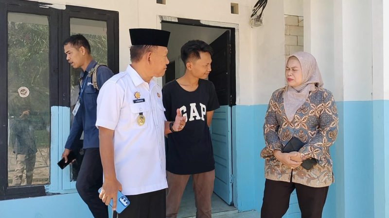 Wakil bupati Merangin Khafid saat melakukan pengecekan dapur MBG milik Elviana 