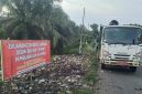 Lurah pasangkan himbauan larangan buang sampah 