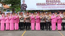 Foto bersama jajaran Polres Sampang usai sertijab 