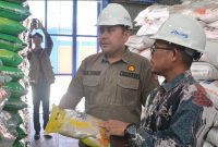 Bupati serahkan beras