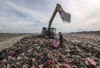 Tumpukan sampah di luar daerah