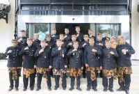 Pimpinan OPD dan ASN Pemkab Pamekasan mengikuti upacara Hari Jadi ke-80 Jawa Timur dengan khidmat.