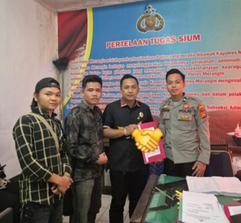 Aliansi Pemuda Merangin (APM) laporkan dugaan penyimpangan yang tertuang dalam Audit BPK ke Polres Merangin