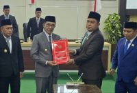 Sidang Paripurna Penyampaian Nota Keuangan Bupati di kantor DPRD Pamekasan, Senin (10/11/2025).