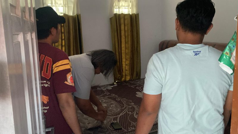 Seorang pria ditangkap polisi 