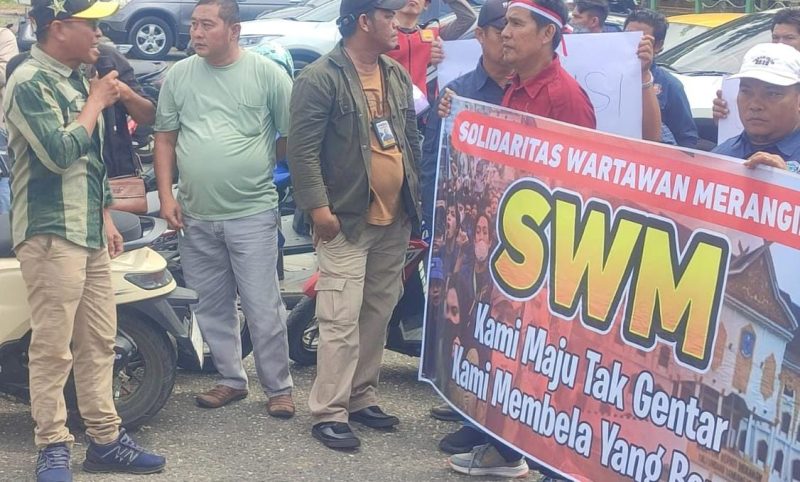 
· Buntut Perlakuan Tak Wajar Terhadap Wartawan di Dam Betuk

