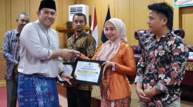 Bupati Merangin berikan perhargaan kepada tiga dinas sosial terkait penyelamat penculikan Bilqis balita Makassar 