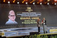 Perwakilan Bawang Mas Center (BMC) saat menerima Penghargaan dari CNN