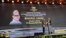 Perwakilan Bawang Mas Center (BMC) saat menerima Penghargaan dari CNN