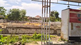 lokasi pembangunan mini soccer di Jl. Stadion Pamekasan diduga gunakan material galian C ilegal