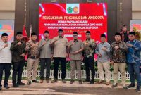 Jajaran ketua PKDI di Jatim dan DPRD Pamekasan menghadiri pengukuhan PKDI Pamekasan di hotel Azana, Selasa (11/11/2025).