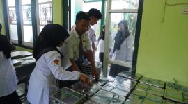 Proses pendistribusian menu MBG di MAN 2 Pamekasan, (Dok. MAN 2 Pamekasan)