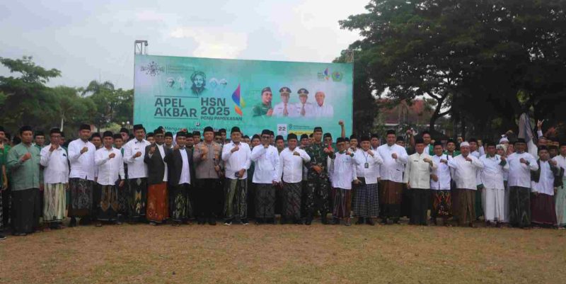 Pemkab Pamekasan saat peringati Hari Santri Nasional di Lapangan Nagara Bhakti Pendopo Ronggosukowati, Rabu (22/10/2025).
