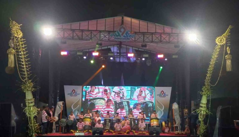 Bupati Pamekasan Dr. KH. Kholilurrahman menghadiri Festival Musik Daul sebagai bagian dari Hari Jadi ke-495.