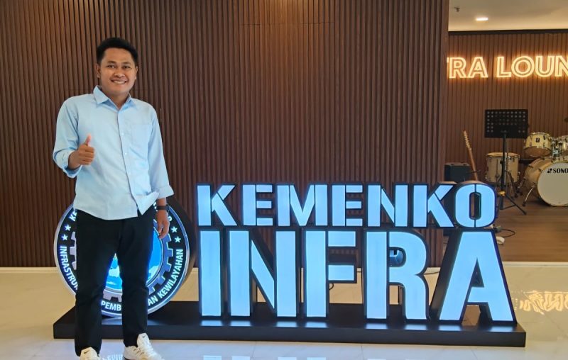 Koordinator MACI Pamekasan, Mulyadi Izhaq saat mengunjungi Kantor Menteri Koordinator Bidang Infrastruktur dan Pembangunan Kewilayahan, Agus Harimurti Yudhoyono (AHY).