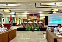 Persatuan Wartawan Indonesia (PWI) Pamekasan saat menggelar Rapat Kerja di Auditorium Royal Tretes, Kabupaten Pasuruan, Jumat (21/11/2025).