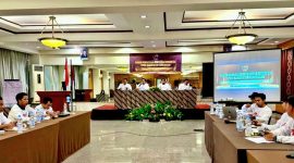 Persatuan Wartawan Indonesia (PWI) Pamekasan saat menggelar Rapat Kerja di Auditorium Royal Tretes, Kabupaten Pasuruan, Jumat (21/11/2025).