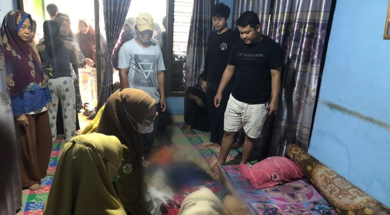 Usai menerima laporan, Polsek Pulau Panggung Polres Tanggamus langsung langsung menuju lokasi bersama tim medis.