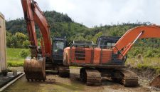 Dua unit alat berat di Polsek Jangkat dilepaskan naik trado