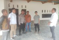 Polisi datangi usaha mas ilegal milik MAn desa Beluran polisi minta usaha ilegal itu ditutup 