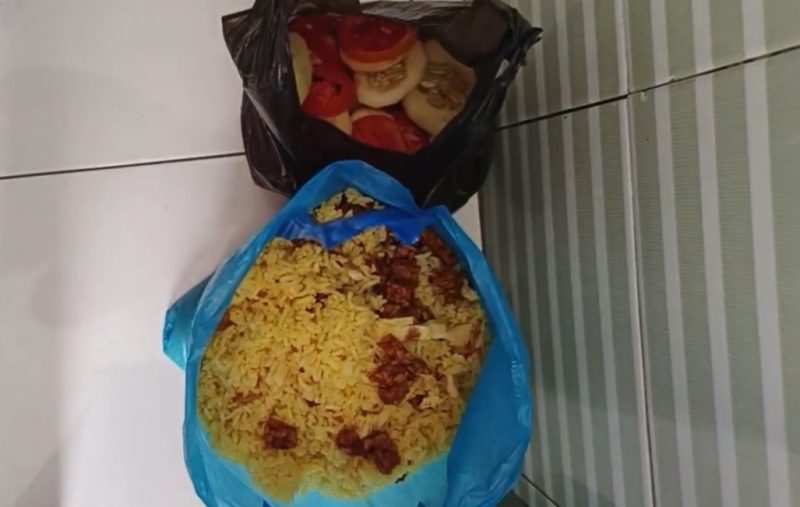 Menu MBG yang dibuang oleh siswa di SDN Bujur Timur 2 Kec. Batumarmar Pamekasan.