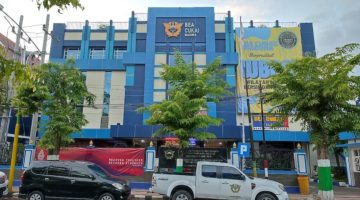 Kantor Pengawasan dan Pelayanan Bea dan Cukai Tipe Madya Pabean C Madura, Jl. Panglima Sudirman No.2 Barurambat Kota, Kabupaten Pamekasan.