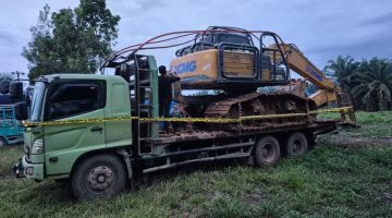 Poto alat berat di Police line dilokasi 