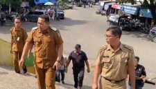 Bupati tinjau pasar lereng