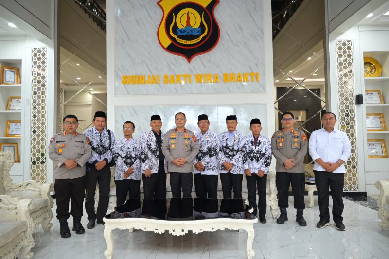 PJU Polda Jambi bersama PGRI 