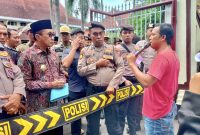 Bupati Pamekasan KH. Kholilurrahman menemui massa aksi BMM di kantor setempat, Kamis (29/01/2026).