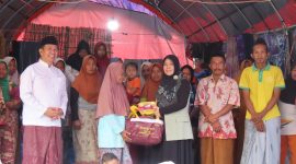 Anggota DPR RI Fraksi PDI-P Dapil Jatim, Hj. Ansari menyalurkan bantuan kepada korban longsor di Sana Daja, Pasean, Pamekasan, Kamis (06/02/2026).