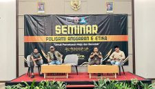 Aktivis gelar seminar Poligami Anggaran dan Etika di Ballroom Azana Style, Selasa (24/02/2026).
