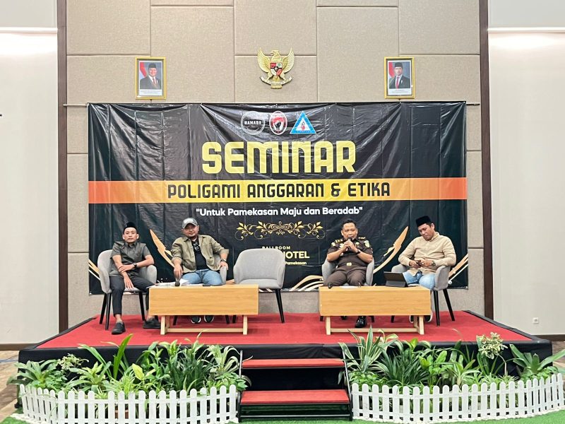 Aktivis gelar seminar Poligami Anggaran dan Etika di Ballroom Azana Style, Selasa (24/02/2026).