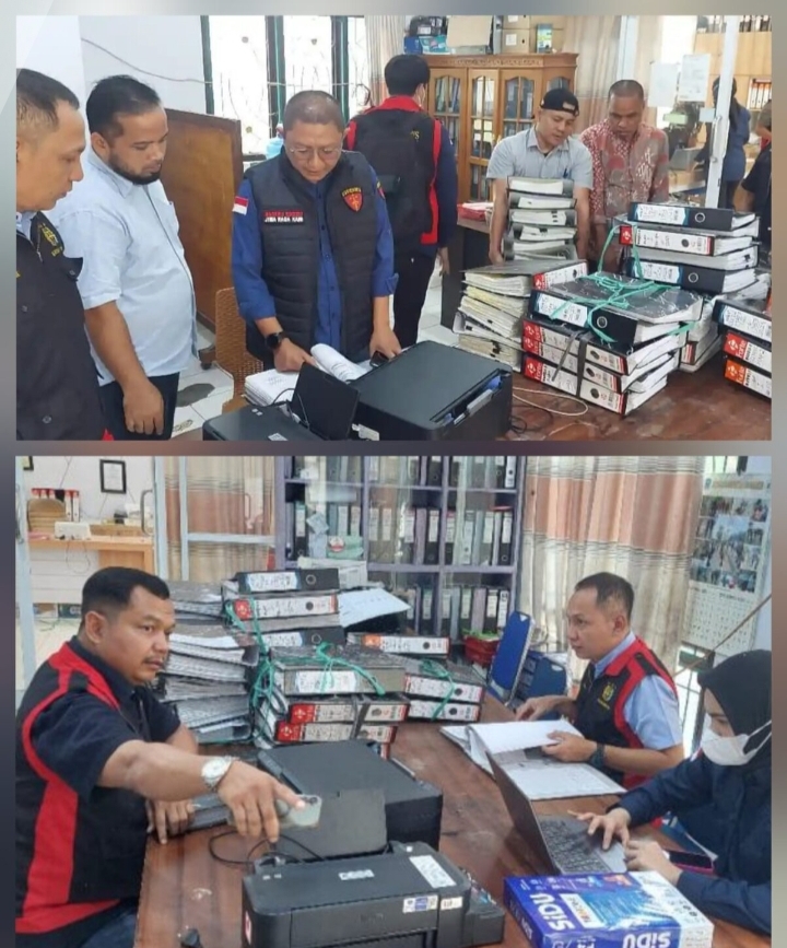 Kejati Jambi saat penggeledahan DPRD Merangin 