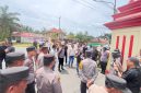 Massa geruduk polres Sarolangun 