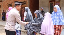 Kapolres Merangin salaman dengan payi jumpo