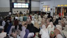 Polres Merangin bersama anak yatim 