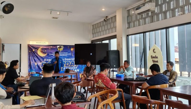 DPD KNPI Pamekasan melaksanakan Rakerda ke-1 di cafe threefive, Buddagan, Pademawu Pamekasan, Rabu (11/3/2026).