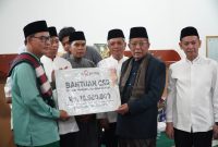 Wagub serah bantuan Diskominfo Provinsi Jambi/Dandy Ramadhan Febriwan/Foto: Harun Al Rasyid/Video: Reno S